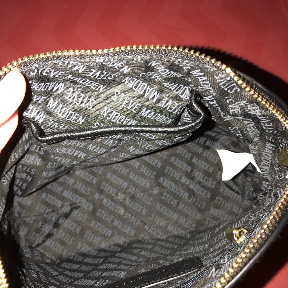 Steve Madden BMarilyn Crossbody Black Logo - Picture 7 of 8